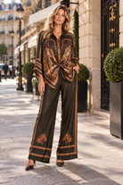 Ensemble Polo Club brun et camel à imprimé équestre, haut ample noué devant et pantalon large assorti