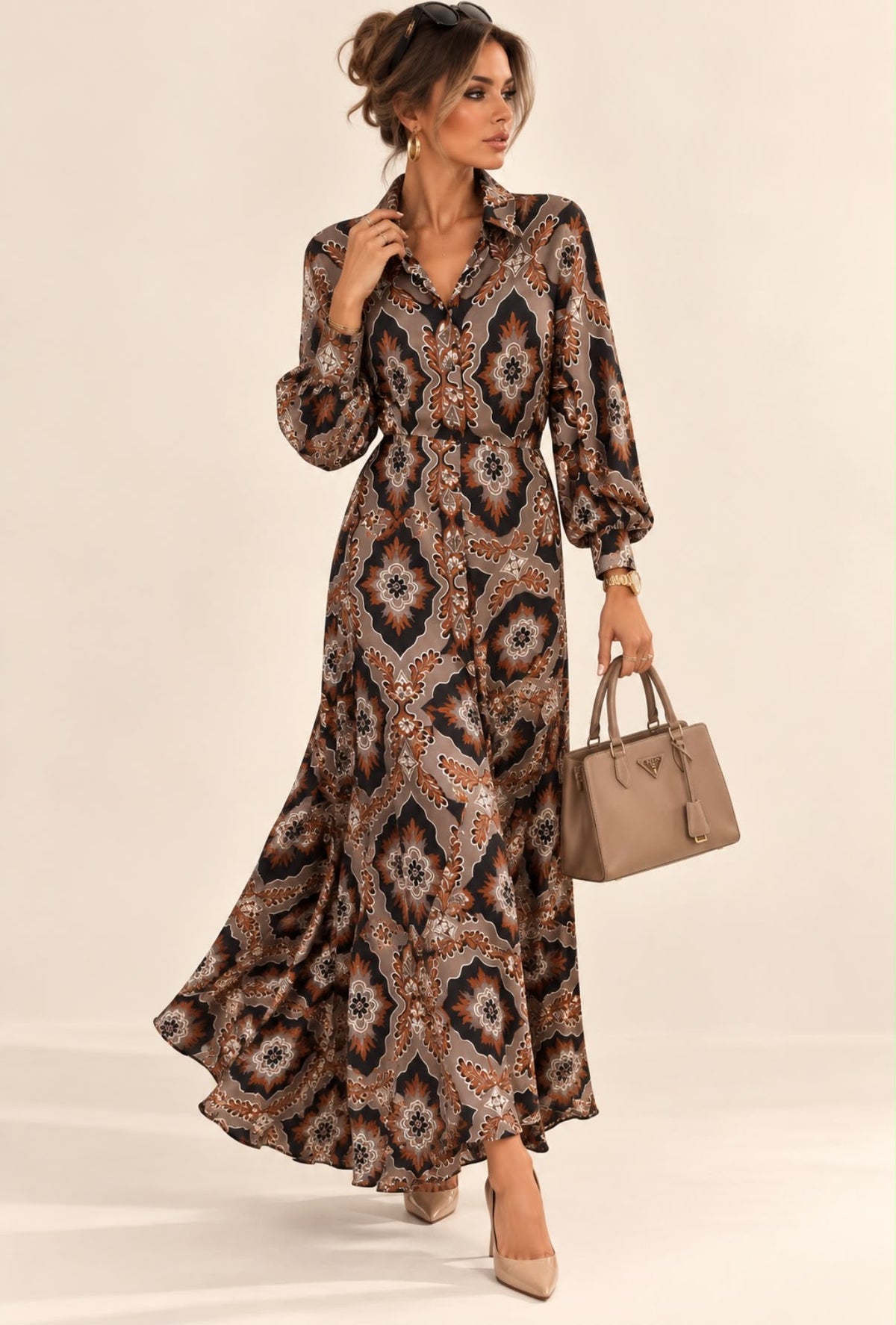 Robe Firenze longue imprimée de motifs ornementaux chocolat et camel, col chemisier et jupe évasée